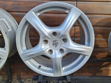 Load image into Gallery viewer, 4x Alufelge 18 Zoll 9.0" 5x130 53ET Glanz Silber 97036213600 Porsche Rim Wheel FEL7398723761tr