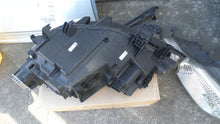 Load image into Gallery viewer, Frontscheinwerfer VW Id.4 11B941036M Rechts Scheinwerfer Headlight SCH6110912615se
