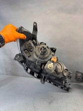 Load image into Gallery viewer, Frontscheinwerfer Mazda 3 Bk 103419012862 Ein Satz Scheinwerfer Headlight SCH7544861229rl