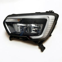 Laden Sie das Bild in den Galerie-Viewer, Frontscheinwerfer Renault Master 260607867R Links Scheinwerfer Headlight