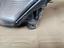 Laden Sie das Bild in den Galerie-Viewer, Frontscheinwerfer Toyota Avensis Links Scheinwerfer Headlight SCH3254070771uk