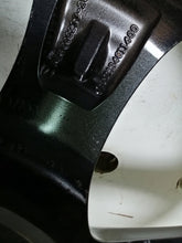 Laden Sie das Bild in den Galerie-Viewer, 1x Alufelge 18 Zoll 8.0" 5x112 43ET Glanz Silber A2134011400 Mercedes-Benz FEL3901268755su