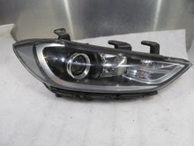Laden Sie das Bild in den Galerie-Viewer, Frontscheinwerfer Hyundai Elantra 92102F2000 LED Rechts Scheinwerfer Headlight