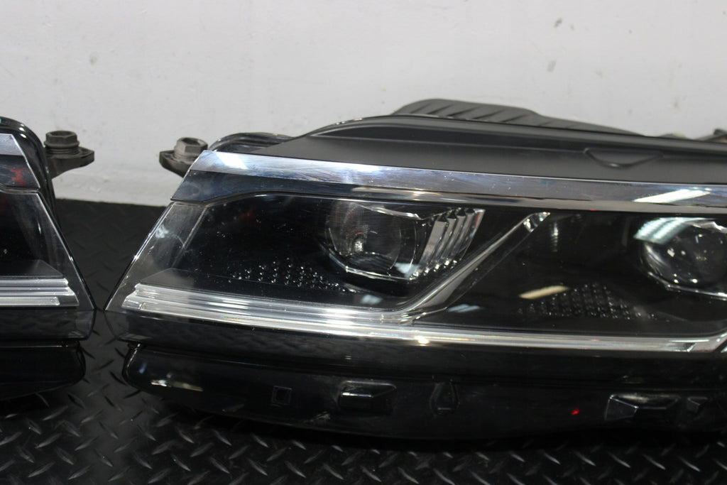 Frontscheinwerfer VW Touareg 761941035B 761941036B LED Ein Satz Headlight SCH7102179282vk