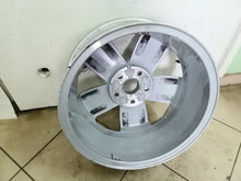 Laden Sie das Bild in den Galerie-Viewer, 1x Alufelge 16 Zoll 6.0&quot; 5x112 50ET Glanz Silber 2K5601025 VW Caddy Rim Wheel