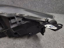 Laden Sie das Bild in den Galerie-Viewer, Frontscheinwerfer Toyota Yaris K08SCZ 0013619K08 LED Links Headlight SCH8439207956ck