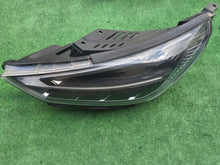 Laden Sie das Bild in den Galerie-Viewer, Frontscheinwerfer Hyundai I30 92101G4600 Full LED Ein Stück (Rechts oder Links)