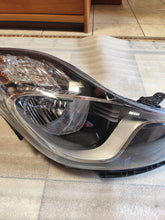 Load image into Gallery viewer, Frontscheinwerfer Hyundai Ix20 921021K000 Ein Stück (Rechts oder Links)