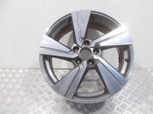 Laden Sie das Bild in den Galerie-Viewer, 1x Alufelge 18 Zoll 7.0" 5x112 45ET 81A601025G Audi Q2 Rim Wheel FEL6387846885vy