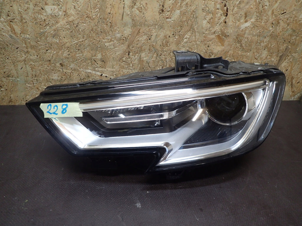 Frontscheinwerfer Audi A3 8V0941005E 90104556 Xenon Links Scheinwerfer Headlight