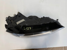 Laden Sie das Bild in den Galerie-Viewer, Frontscheinwerfer VW Golf Sportsvan 517941752B Rechts Scheinwerfer Headlight SCH9075132372vx