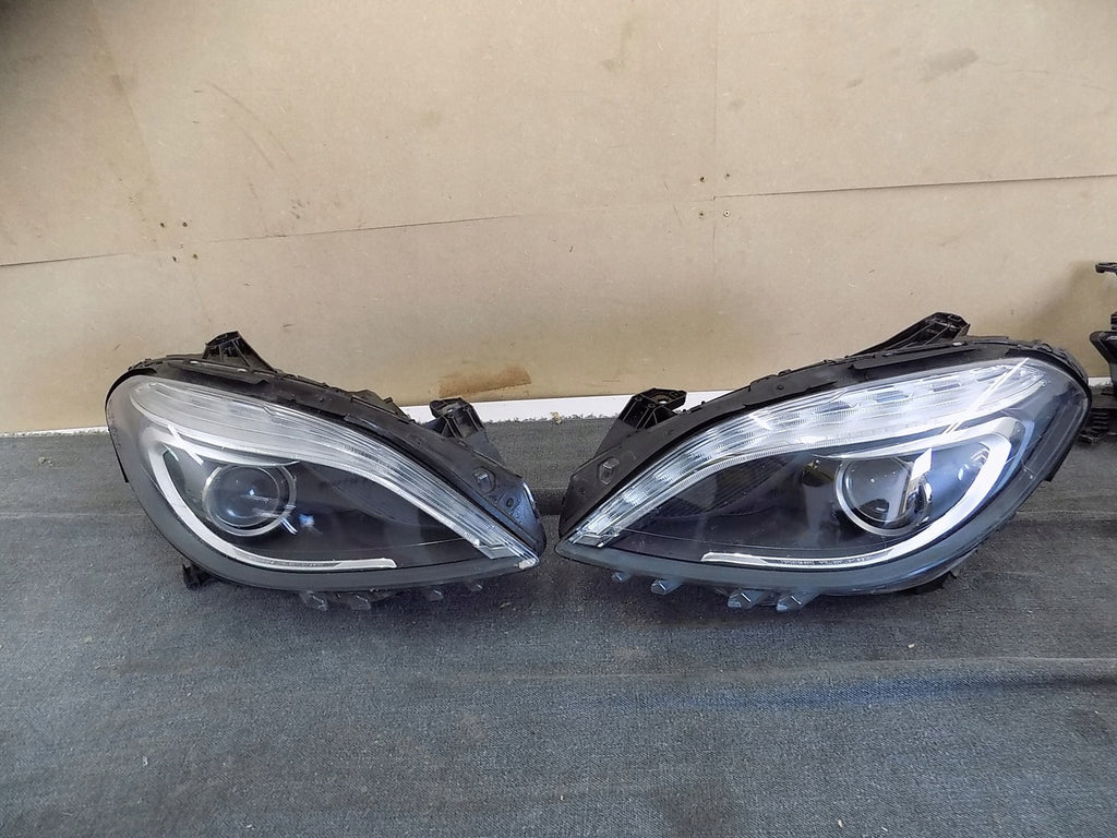 Frontscheinwerfer Mercedes-Benz W246 A2468207761 Xenon Rechts oder Links