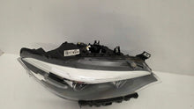 Laden Sie das Bild in den Galerie-Viewer, Frontscheinwerfer BMW 2 F22 F87 F23 6311-8738680 LED Rechts Headlight SCH6813377814ew