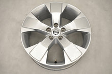 Laden Sie das Bild in den Galerie-Viewer, 4x Alufelge 18 Zoll 7.5" 5x108 50 5ET Glanz Silber 31471553 Volvo V60 Xc60 FEL7649320498tw