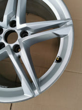 Load image into Gallery viewer, 1x Alufelge 18 Zoll 8.0&quot; 5x112 40ET Glanz Silber 8W0601025EC Audi A4 B9