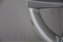 Load image into Gallery viewer, 1x Alufelge 18 Zoll 8.0" 5x120 52ET Glanz Silber 7846785 BMW Rim Wheel FEL5017863640vr