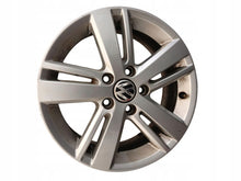 Laden Sie das Bild in den Galerie-Viewer, 1x Alufelge 16 Zoll 6.5" 5x112 50ET Glanz Silber 5C0601025AB VW Jetta I FEL3295732074wc