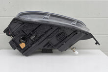 Load image into Gallery viewer, Frontscheinwerfer Skoda Yeti 5L1941016C Xenon Ein Stück (Rechts oder Links)