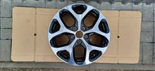Load image into Gallery viewer, 1x Alufelge 17 Zoll 6.5" 5x114.3 50ET Glanz Silber 403004100R Dacia Duster FEL6541553885ka