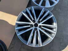 Load image into Gallery viewer, 1x Alufelge 19 Zoll 8.0&quot; 5x112 44ET 3V0601025AF Skoda Superb Rim Wheel