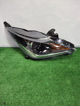 Laden Sie das Bild in den Galerie-Viewer, Frontscheinwerfer Toyota Aygo 99226-81017- Rechts Scheinwerfer Headlight SCH6336333258tj