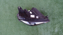 Load image into Gallery viewer, Frontscheinwerfer Mercedes-Benz W213 A2139068409 LED Rechts Headlight SCH8275934279cq