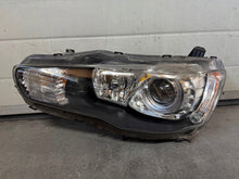 Laden Sie das Bild in den Galerie-Viewer, Frontscheinwerfer Mitsubishi Lancer VIII I Links Scheinwerfer Headlight SCH2519243686oj