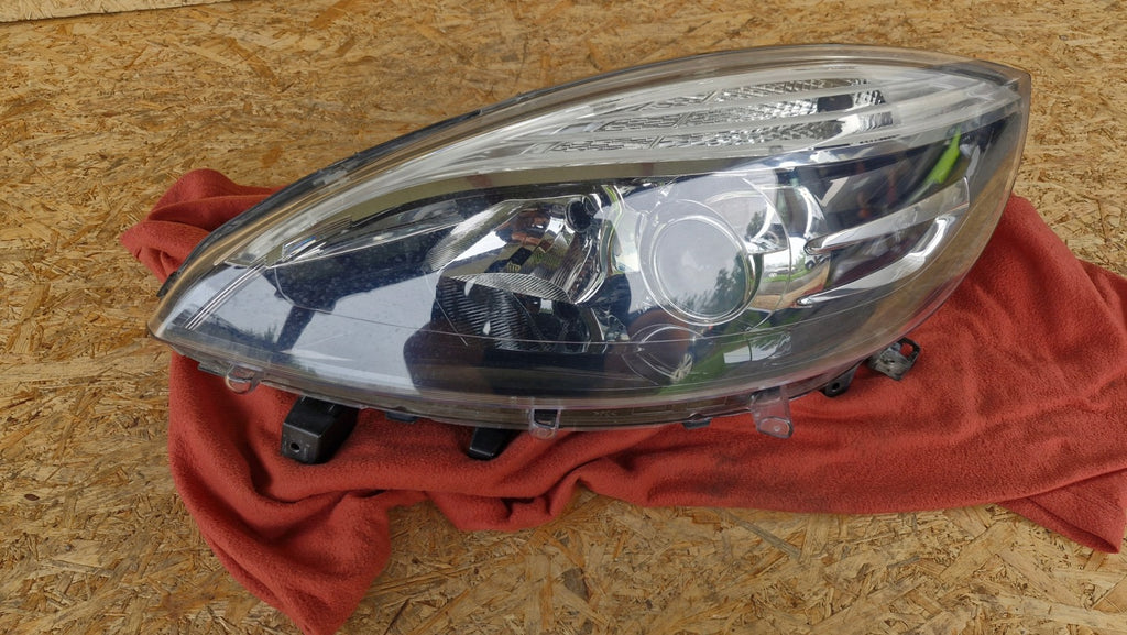 Frontscheinwerfer Renault Scenic 260601946R Links Scheinwerfer Headlight SCH9324909999ry