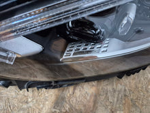 Laden Sie das Bild in den Galerie-Viewer, Frontscheinwerfer Mercedes-Benz W206 A2069062903 Links Scheinwerfer Headlight SCH5345745705ad