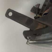 Laden Sie das Bild in den Galerie-Viewer, Frontscheinwerfer Mazda 2 Dy 6M71-13W029-AE Rechts Scheinwerfer Headlight SCH4084498653im