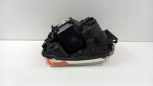 Laden Sie das Bild in den Galerie-Viewer, Frontscheinwerfer Land Rover III Discovery Xenon Links Scheinwerfer Headlight SCH9103888669ci