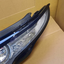 Laden Sie das Bild in den Galerie-Viewer, Frontscheinwerfer Land Rover Range I BJ32-13W030-EC Xenon Rechts oder Links SCH7967489505iy
