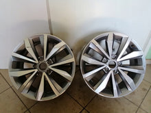 Load image into Gallery viewer, 1x Alufelge 17 Zoll 7.0&quot; 5x112 45ET Graphit 2GA601025B VW T-Roc Rim Wheel