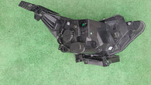 Laden Sie das Bild in den Galerie-Viewer, Frontscheinwerfer Hyundai I20 III 92101-Q0050 Links Scheinwerfer Headlight SCH1645109345sq
