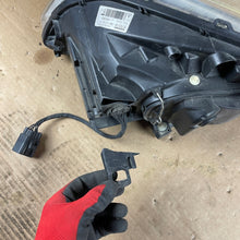 Load image into Gallery viewer, Frontscheinwerfer Volvo Xc60 I 30763136 Xenon Rechts Scheinwerfer Headlight SCH1621532671gq