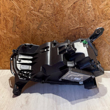 Laden Sie das Bild in den Galerie-Viewer, Frontscheinwerfer Jeep I 52218715 Rechts Scheinwerfer Headlight SCH5939997393si