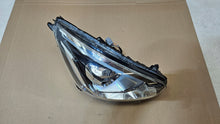 Laden Sie das Bild in den Galerie-Viewer, Frontscheinwerfer Mitsubishi Space Star W3014 Xenon Rechts Headlight