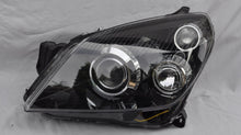Laden Sie das Bild in den Galerie-Viewer, Frontscheinwerfer Opel Astra H 1EL00870031 Links Scheinwerfer Headlight SCH1941619741mg