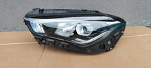 Laden Sie das Bild in den Galerie-Viewer, Frontscheinwerfer Mercedes-Benz Cla X118 C118 A1189068300 1EY2488MDE89132A Links SCH5773761175ta