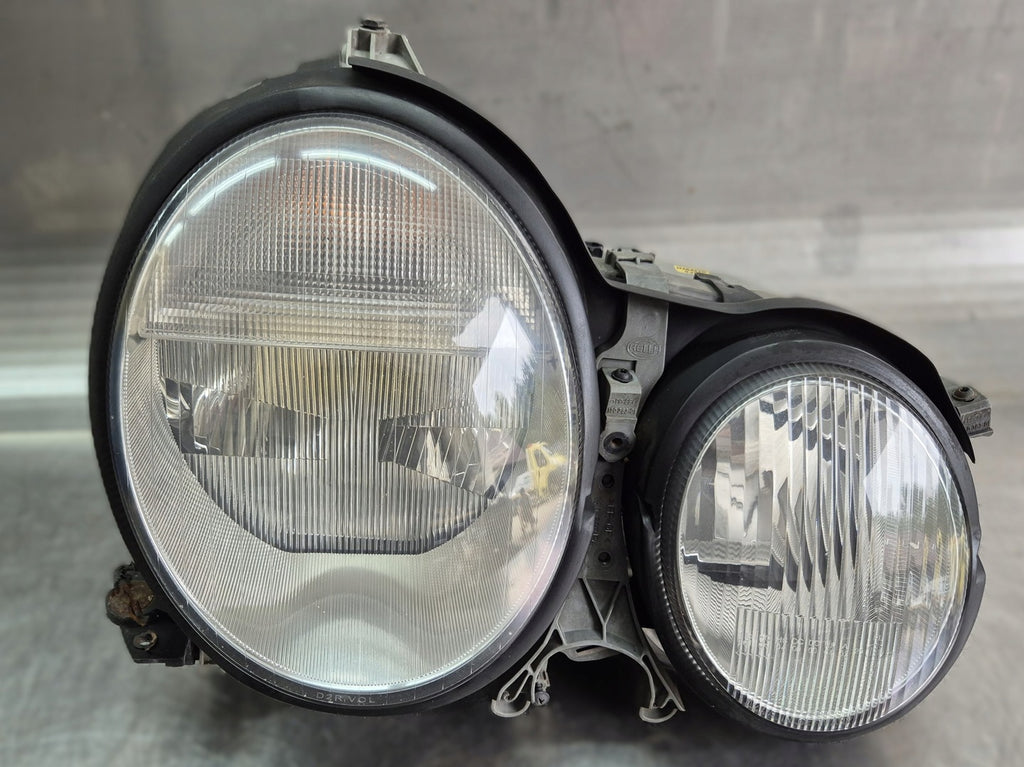 Frontscheinwerfer Mercedes-Benz W210 A2108204061 Xenon Rechts Headlight