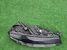Laden Sie das Bild in den Galerie-Viewer, Frontscheinwerfer Skoda Superb 655941016 Rechts Scheinwerfer Headlight SCH3227862858ia