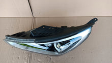 Laden Sie das Bild in den Galerie-Viewer, Frontscheinwerfer Hyundai I30 III 92102G4100 92101G4100 LED Rechts oder Links