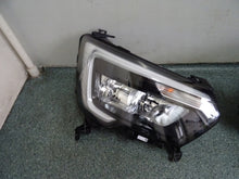 Laden Sie das Bild in den Galerie-Viewer, Frontscheinwerfer Renault Master LED Ein Stück (Rechts oder Links) Headlight