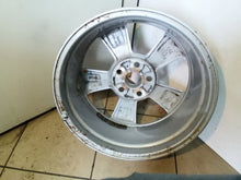 Laden Sie das Bild in den Galerie-Viewer, 1x Alufelge 17 Zoll 6.5" 5x114.3 45ET Glanz Silber PW457-10001 Toyota X FEL6783025047rc