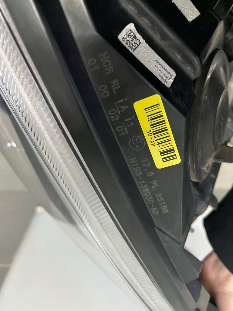 Frontscheinwerfer Ford Fiesta I H1BB13W030AD H1BB13W029AK Rechts oder Links SCH3539993525vi