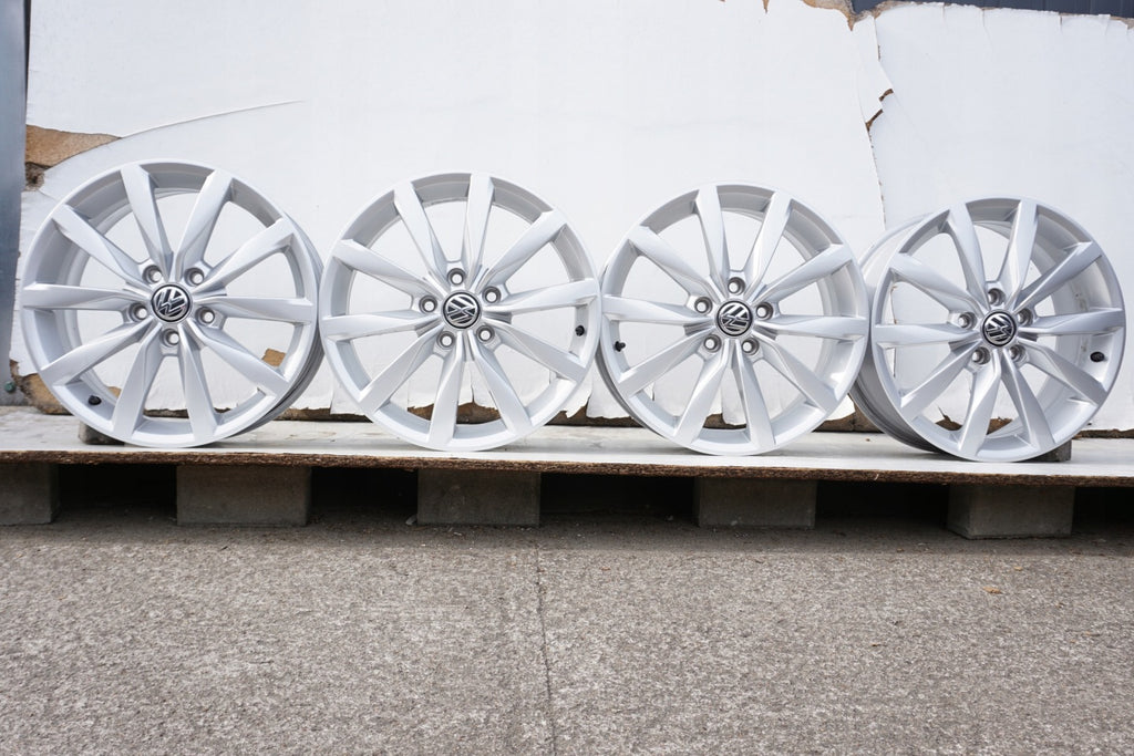 4x Alufelge 17 Zoll 6.0" 5x112 48ET Glanz Silber VW Golf Rim Wheel FEL9780627627vt