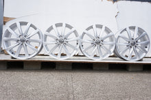 Load image into Gallery viewer, 4x Alufelge 17 Zoll 6.0" 5x112 48ET Glanz Silber VW Golf Rim Wheel FEL9780627627vt