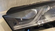 Load image into Gallery viewer, Frontscheinwerfer Skoda Octavia IV 5E4941015 Full LED Links Headlight SCH9676915372yn