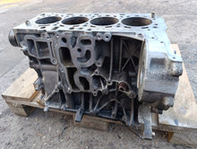 Laden Sie das Bild in den Galerie-Viewer, Motorblock BMW Mini Toyota BLOK A N47C20A 2.0D 2.0 Diesel Unkomplett