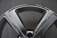 Load image into Gallery viewer, 1x Alufelge 20 Zoll 9.0" 5x112 38ET Glanz Silber 4KE601025S Audi E-Tron FEL4515067648aa
